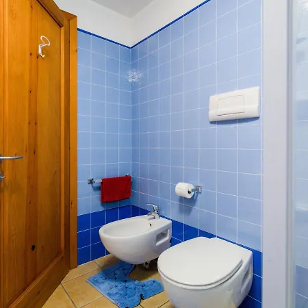 Beautiful Holiday Home In Zelarino With Pool Villa *