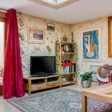 Villa Beautiful Holiday Home In Zelarino With Pool *