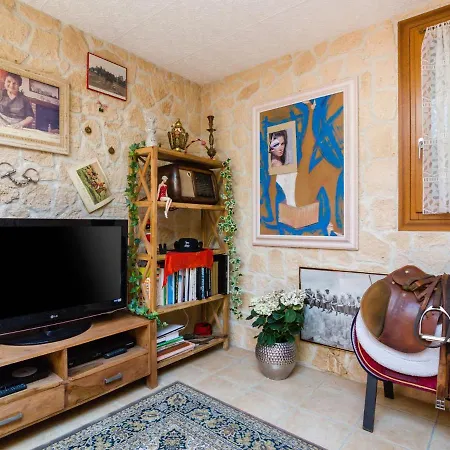 Villa Beautiful Holiday Home In Zelarino With Pool Chirignago-Zelarino