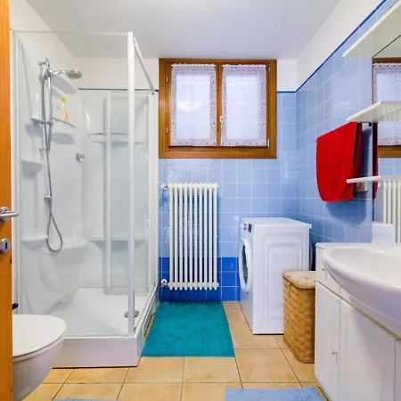 Beautiful Holiday Home In Zelarino With Pool Chirignago-Zelarino