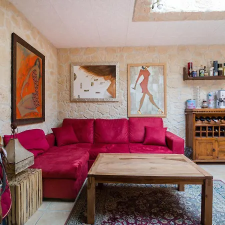 Beautiful Holiday Home In Zelarino With Pool Villa